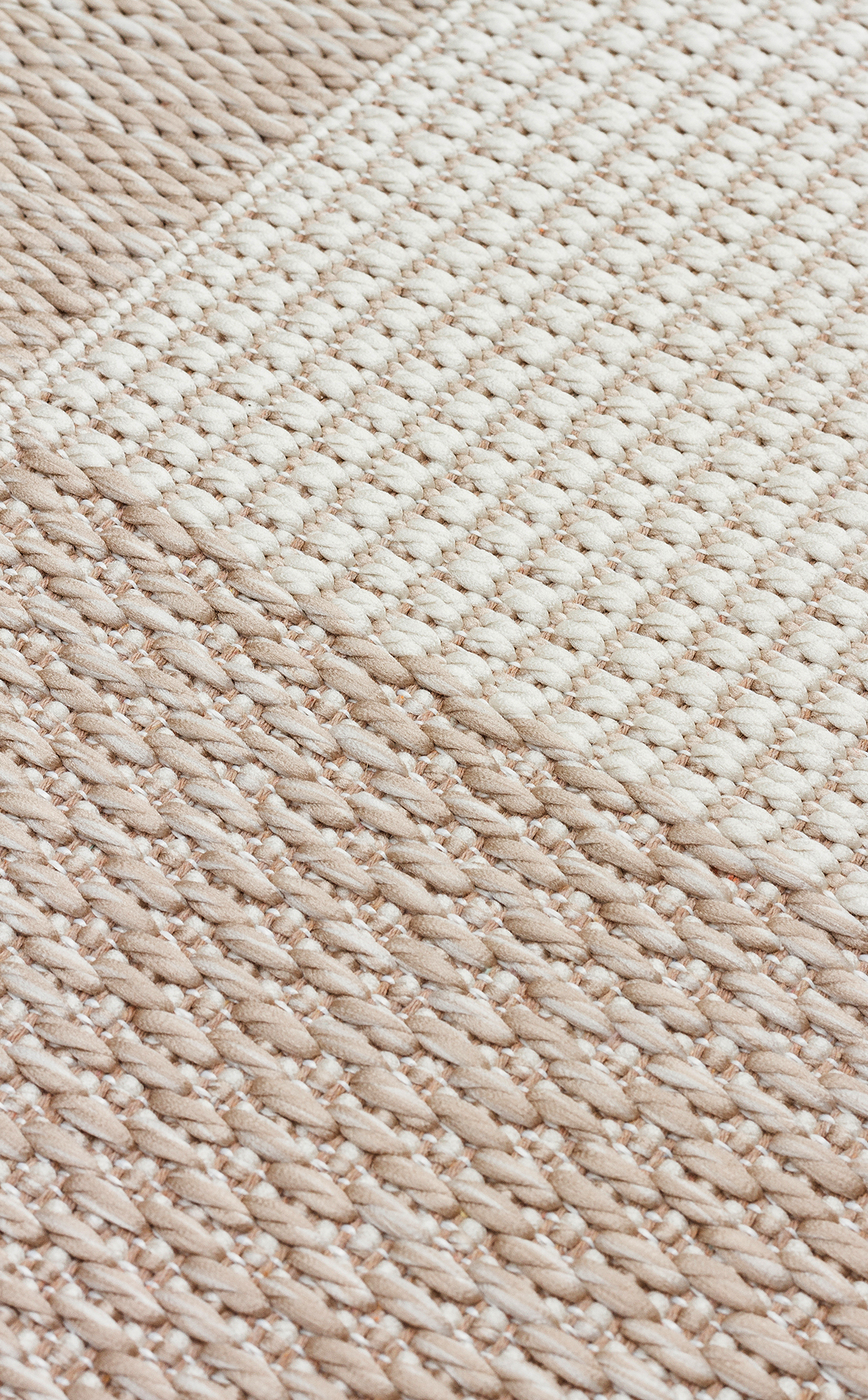 MNO_01_Beige
